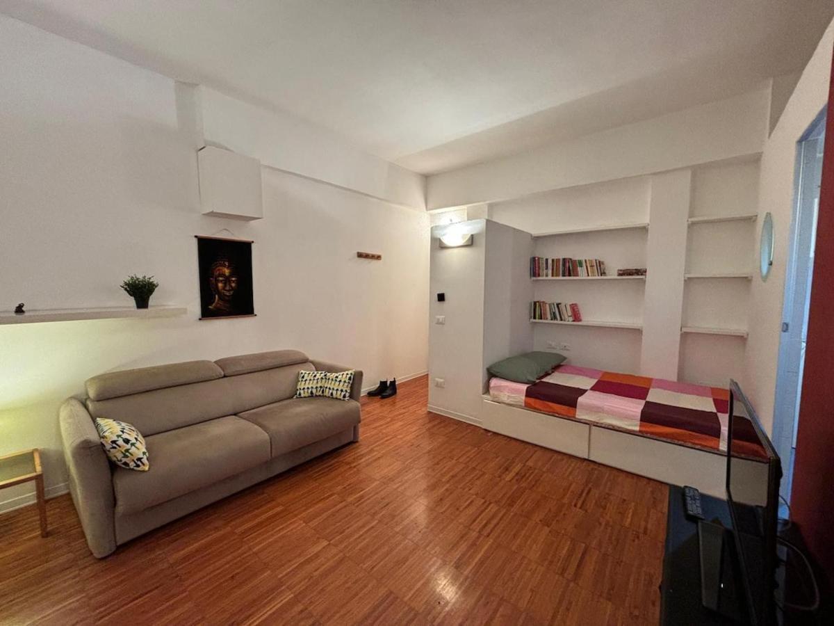 Roma, Citta Degli Uomini Rom