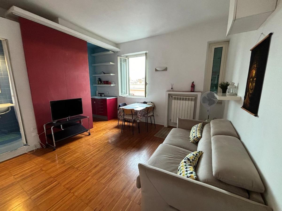 Roma, Citta Degli Uomini Rom